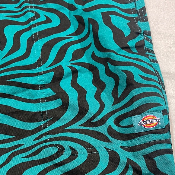 Dickies Men's Swim Trunks in Black and Teal size XXL - Picture 4 of 10